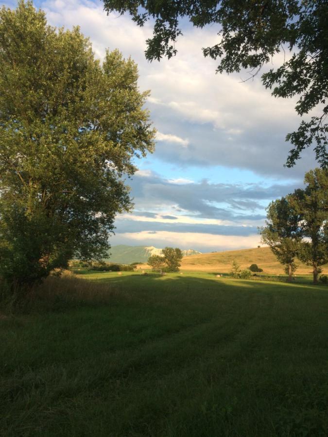 Falubiro Vendeghaza Bekolce Bagian luar foto