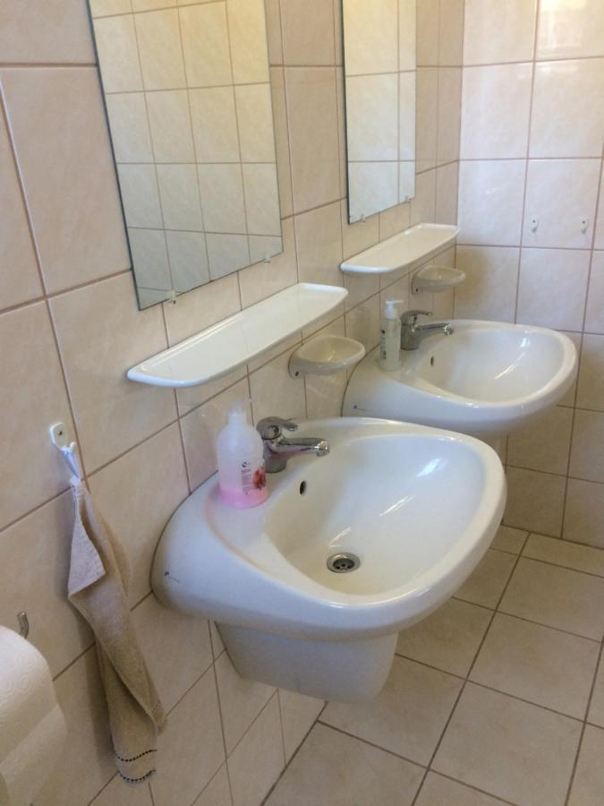 Falubiro Vendeghaza Bekolce Bagian luar foto