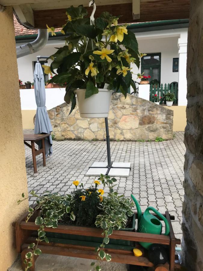 Falubiro Vendeghaza Bekolce Bagian luar foto